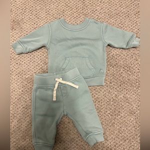 Baby Gap sweatsuit set - 3-6 months - like new